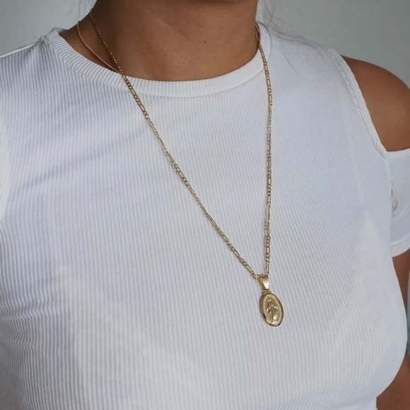 Jewelry - Mother Mary Gold Tone Necklace Chain D10